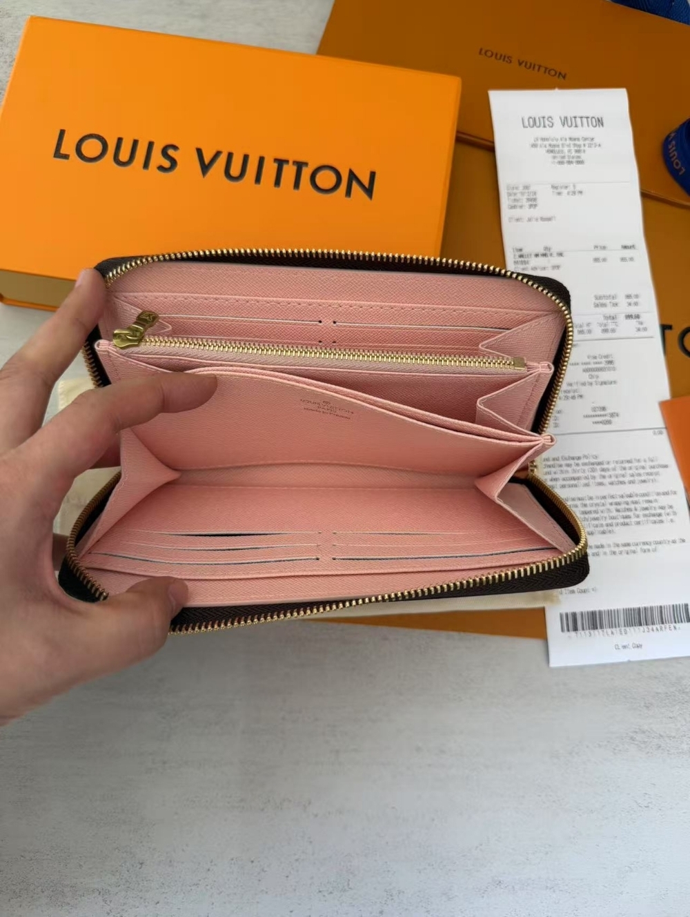 Louis Vuitton Rose Ballerine Zippy Wallet - Picture 7 of 16